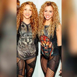 Doble Oficial de Shakira